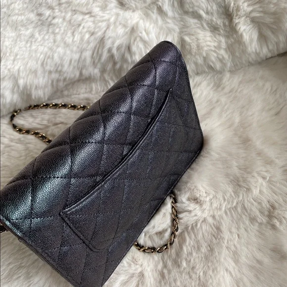 SOLD Chanel wallet on chain in iridescent caviar - Picture 10 of 14